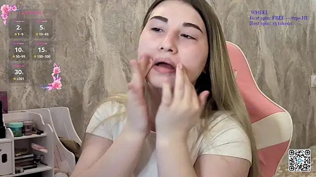 softiekitty online show from 05/17/26, 04:07
