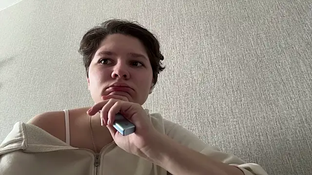 LizCumens online show from 05/18/26, 12:33