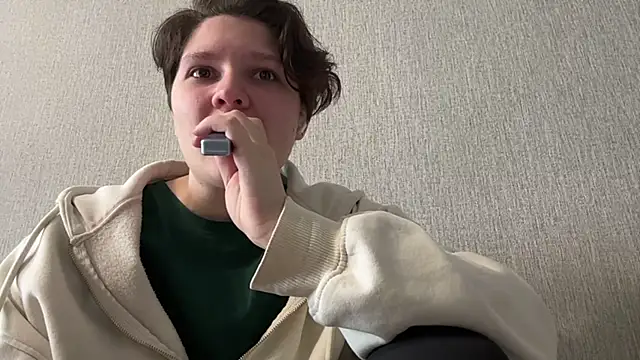 LizCumens online show from 05/19/26, 12:37