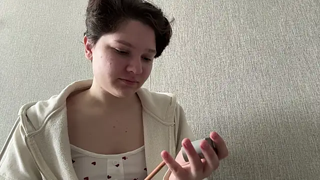 LizCumens online show from 05/22/26, 12:08