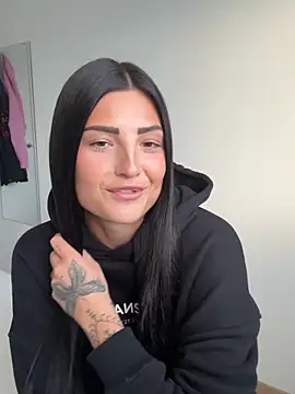 leaascorpioo online show from 05/18/26, 06:45