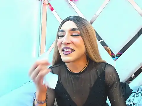 Georgina giio  online show from 05/28/26, 05:15