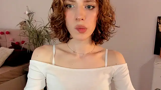 Snapshot of imogensy chatting on 06/14/26, 02:18 imogensy online show from 06/14/26, 02:18