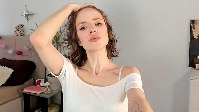 Snapshot of imogensy chatting on 06/03/26, 02:33 imogensy online show from 06/03/26, 02:33