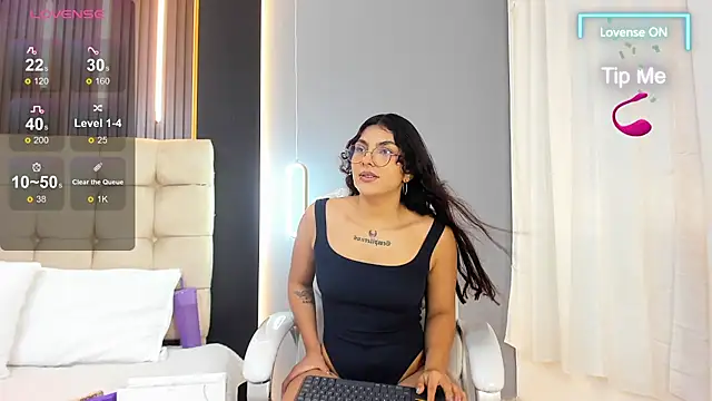 Amara lune online show from 06/19/26, 02:34