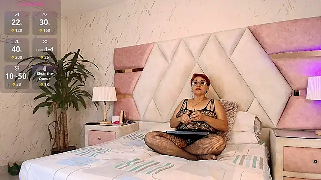Snapshot of isabella_luxet chatting on 05/29/26, 04:57 isabella luxet online show from 05/29/26, 04:57