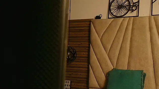 Snapshot of isabella_luxet chatting on 06/30/26, 12:27 isabella luxet online show from 06/30/26, 12:27