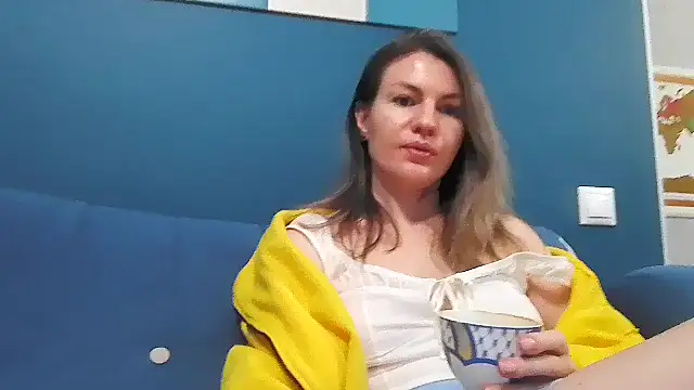 Margarett online show from 05/27/26, 04:36