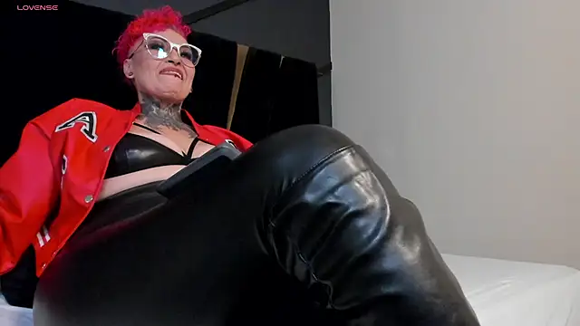 Snapshot of mistress_sandy chatting on 07/03/26, 10:49 mistress sandy online show from 07/03/26, 10:49