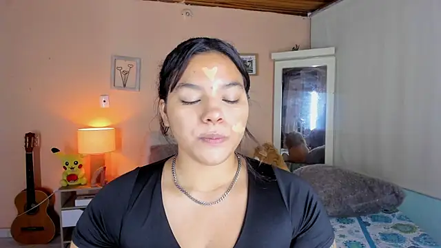 Snapshot of naomy_ruiz_ chatting on 05/26/26, 11:52 naomy ruiz online show from 05/26/26, 11:52