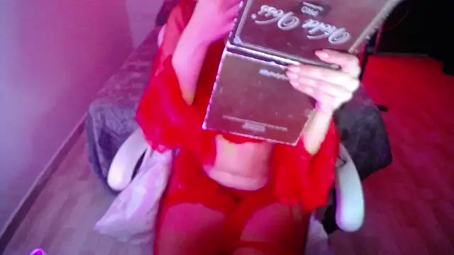 Snapshot of LiLuciana chatting on 07/03/26, 01:28 LiLuciana online show from 07/03/26, 01:28
