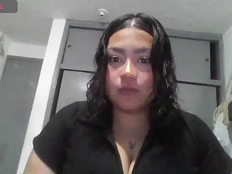 Alaia moretti online show from 05/30/26, 01:45