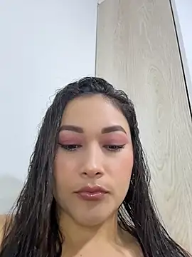 Snapshot of Tatiana123_ chatting on 06/27/26, 08:04 Tatiana123 online show from 06/27/26, 08:04