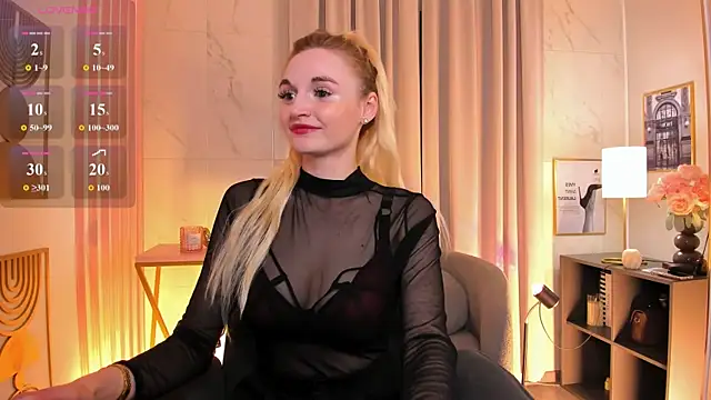 Mila  Lux online show from 06/17/26, 08:41