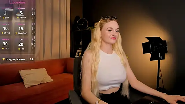 Mila  Lux online show from 06/21/26, 08:58
