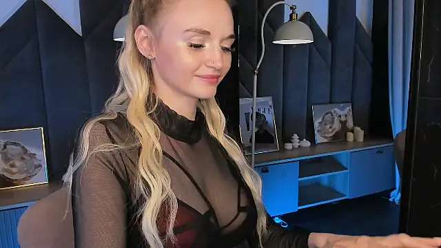Mila  Lux online show from 06/04/26, 08:46