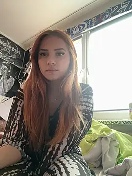 Snapshot of KiraMayson chatting on 05/15/26, 12:36 KiraMayson online show from 05/15/26, 12:36