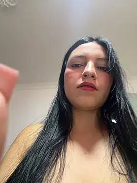 Snapshot of Miel_rousse chatting on 06/19/26, 05:57 Miel rousse online show from 06/19/26, 05:57