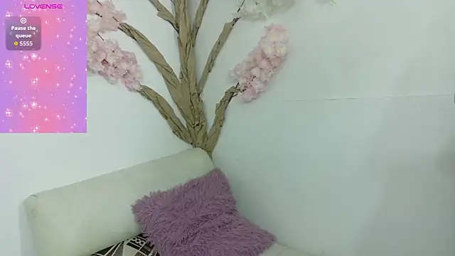 Laura  Castillo  online show from 05/30/26, 12:11