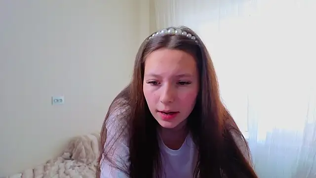 Snapshot of nivorelle chatting on 05/17/26, 01:55 nivorelle online show from 05/17/26, 01:55