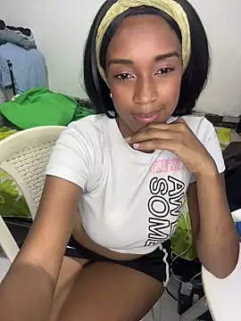 CandyDollXXX online show from 05/13/26, 06:26