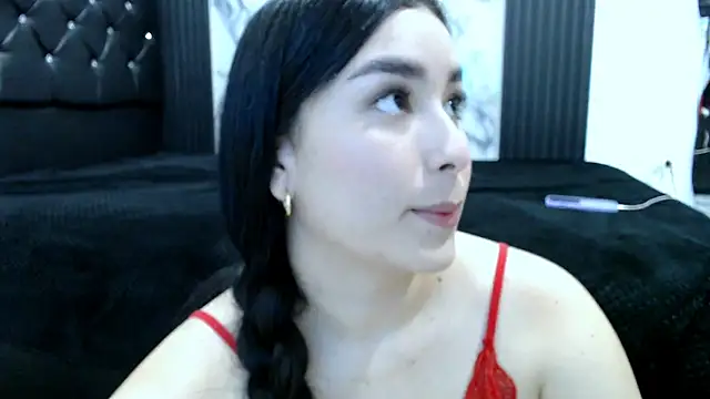 Snapshot of MiaReinig09 chatting on 07/03/26, 02:29 MiaReinig09 online show from 07/03/26, 02:29