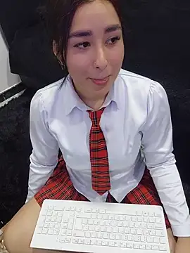 MiaReinig09 online show from 05/17/26, 05:57