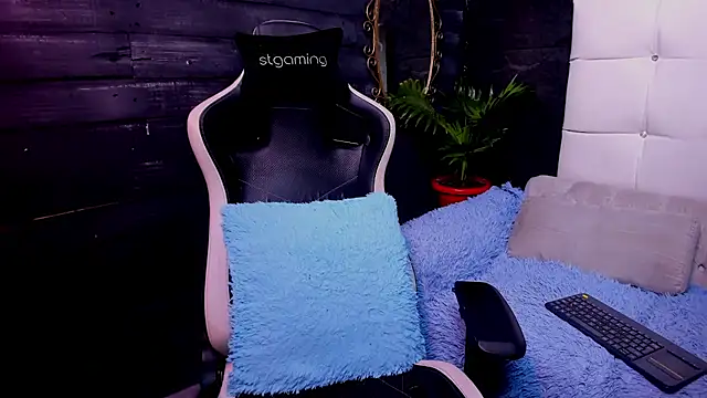 Snapshot of Victoria_kyler chatting on 05/16/26, 11:42 Victoria kyler online show from 05/16/26, 11:42