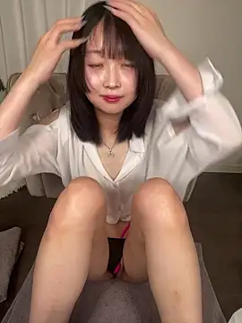 Snapshot of yu_nya chatting on 05/21/26, 04:43 yu nya online show from 05/21/26, 04:43