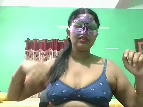 Kavya17 online show from 06/15/26, 06:07