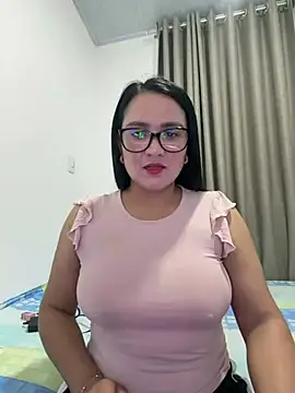 Snapshot of rousee69_ chatting on 06/28/26, 12:28 rousee69 online show from 06/28/26, 12:28