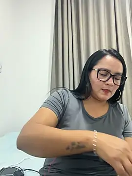 Snapshot of rousee69_ chatting on 06/14/26, 05:19 rousee69 online show from 06/14/26, 05:19