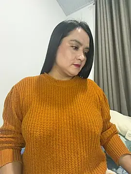 Snapshot of rousee69_ chatting on 05/26/26, 02:09 rousee69 online show from 05/26/26, 02:09