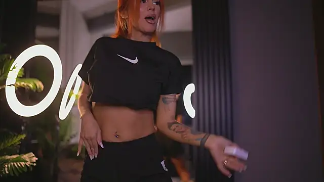 CamillaStarrX online show from 06/16/26, 06:52