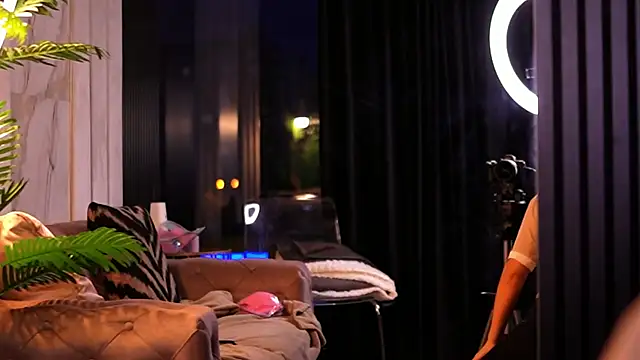 CamillaStarrX online show from 06/15/26, 06:40
