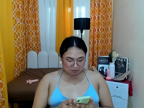 Snapshot of BigCockLexie chatting on 05/27/26, 01:57 BigCockLexie online show from 05/27/26, 01:57