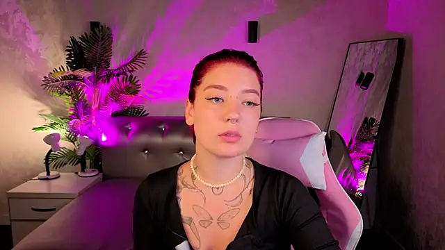 Nikki Gringer online show from 06/19/26, 01:00