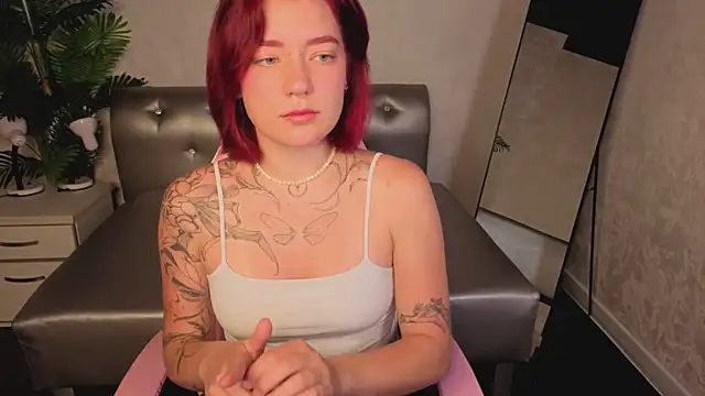 Nikki Gringer online show from 06/17/26, 01:27