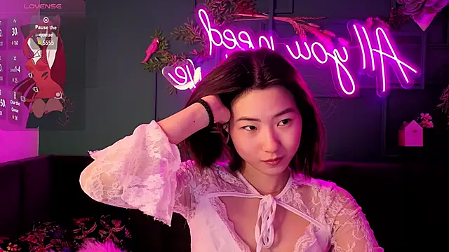 Snapshot of Runi_Asian chatting on 06/21/26, 01:22 Runi Asian online show from 06/21/26, 01:22