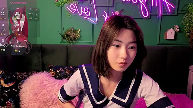 Snapshot of Runi_Asian chatting on 06/30/26, 01:27 Runi Asian online show from 06/30/26, 01:27