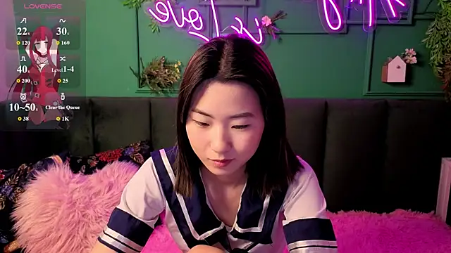 Snapshot of Runi_Asian chatting on 06/28/26, 01:23 Runi Asian online show from 06/28/26, 01:23