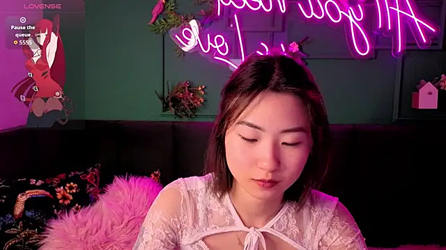 Snapshot of Runi_Asian chatting on 06/15/26, 01:06 Runi Asian online show from 06/15/26, 01:06