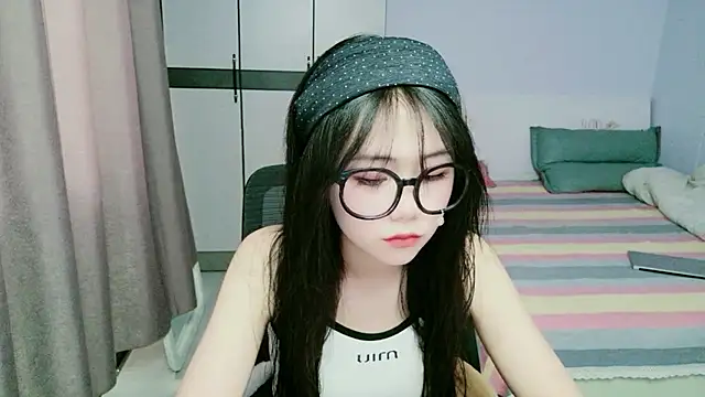 Snapshot of xiaoxiaoyu030 chatting on 05/23/26, 09:30 xiaoxiaoyu030 online show from 05/23/26, 09:30
