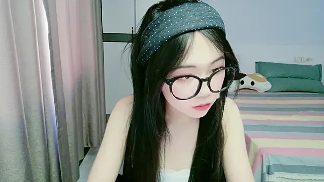 Snapshot of xiaoxiaoyu030 chatting on 05/30/26, 07:47 xiaoxiaoyu030 online show from 05/30/26, 07:47