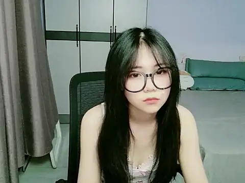 Snapshot of xiaoxiaoyu030 chatting on 05/16/26, 10:36 xiaoxiaoyu030 online show from 05/16/26, 10:36