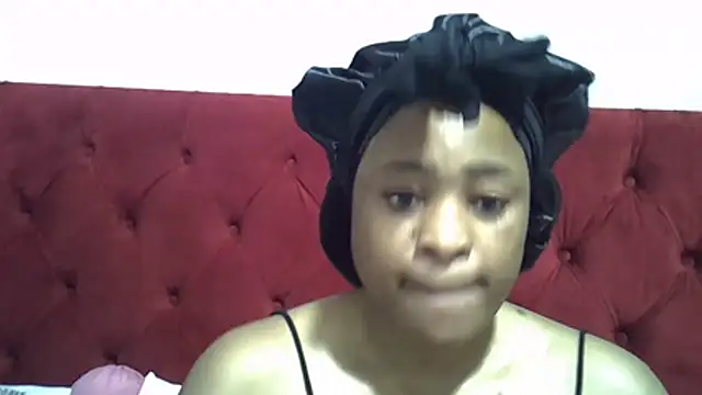 Snapshot of Queenleahx chatting on 05/30/26, 06:53 Queenleahx online show from 05/30/26, 06:53