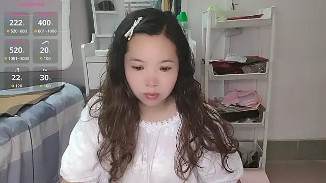 Snapshot of F-Yingying chatting on 05/23/26, 04:55 F-Yingying online show from 05/23/26, 04:55