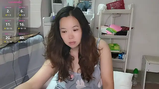 Snapshot of F-Yingying chatting on 05/26/26, 03:32 F-Yingying online show from 05/26/26, 03:32