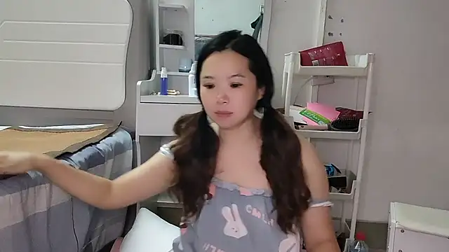 Snapshot of F-Yingying chatting on 05/25/26, 03:11 F-Yingying online show from 05/25/26, 03:11