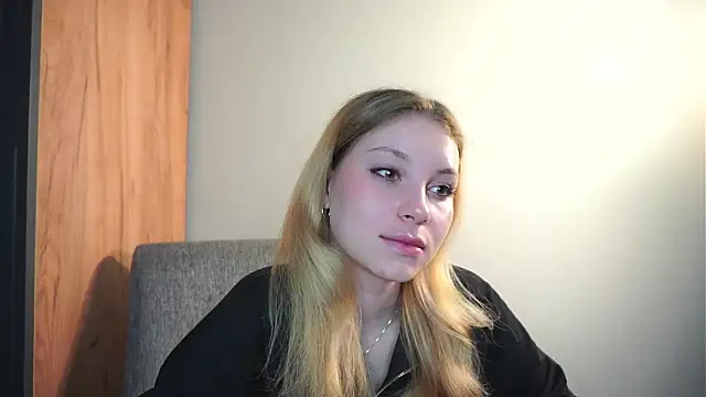 Sairallyn online show from 05/15/26, 08:18